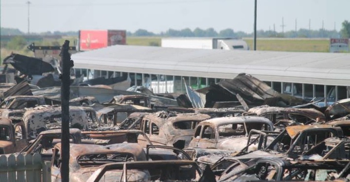 сгоревшие автомобили в Иллинойсе