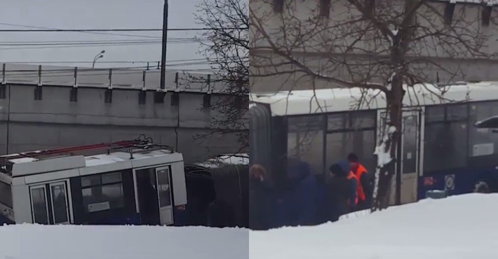 развалившийся троллейбус в Москве