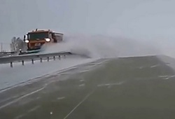 уборка снега на трассе Астана – Кокшетау